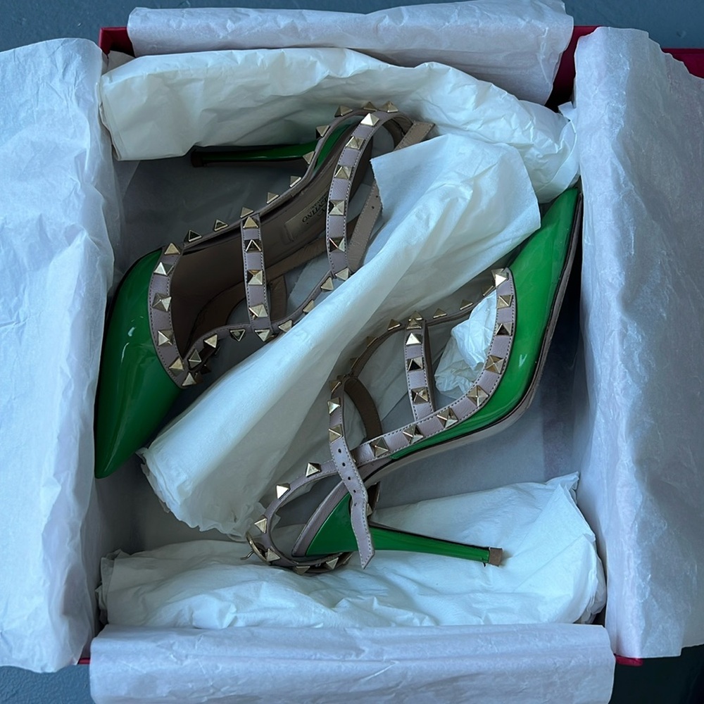 Valentino Rock Stud Patent Green 37.5